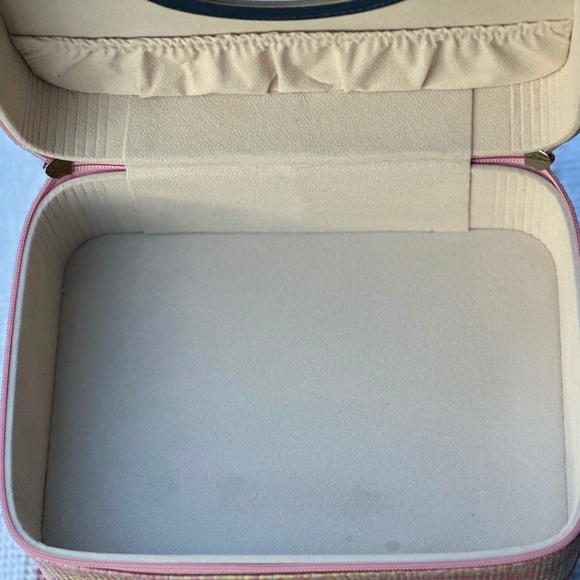 Makeup and Jewelry Organizer - Picture 6 of 9